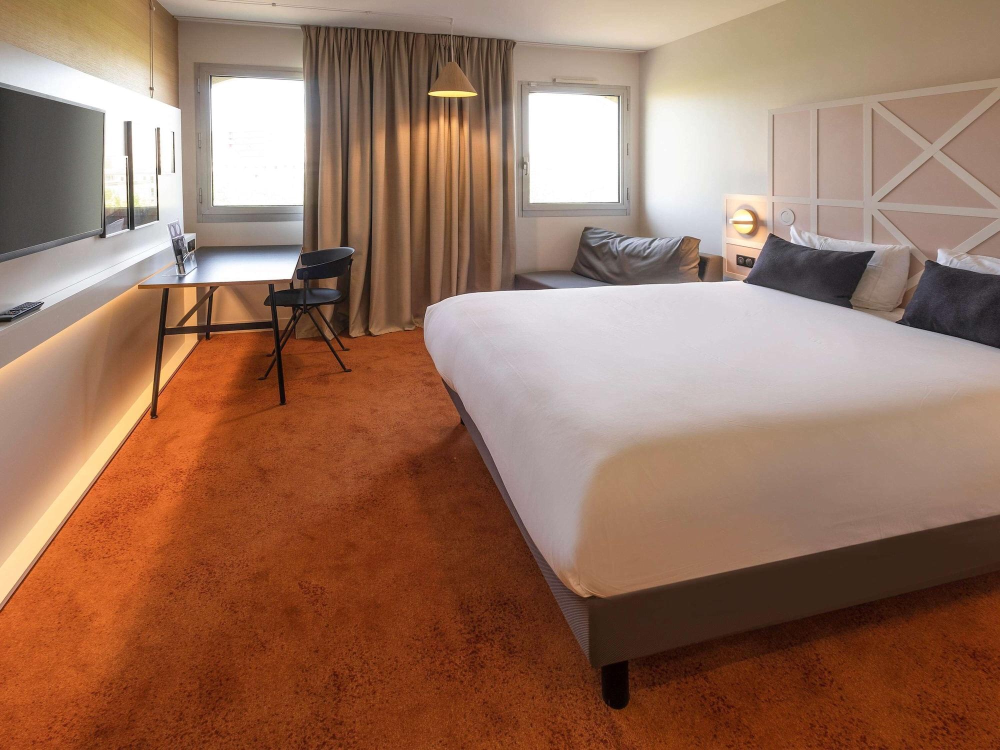 Mercure Rouen Centre Champ De Mars Екстер'єр фото