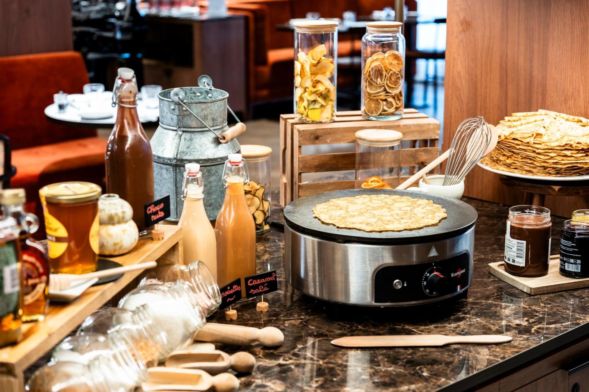 Mercure Rouen Centre Champ De Mars Екстер'єр фото