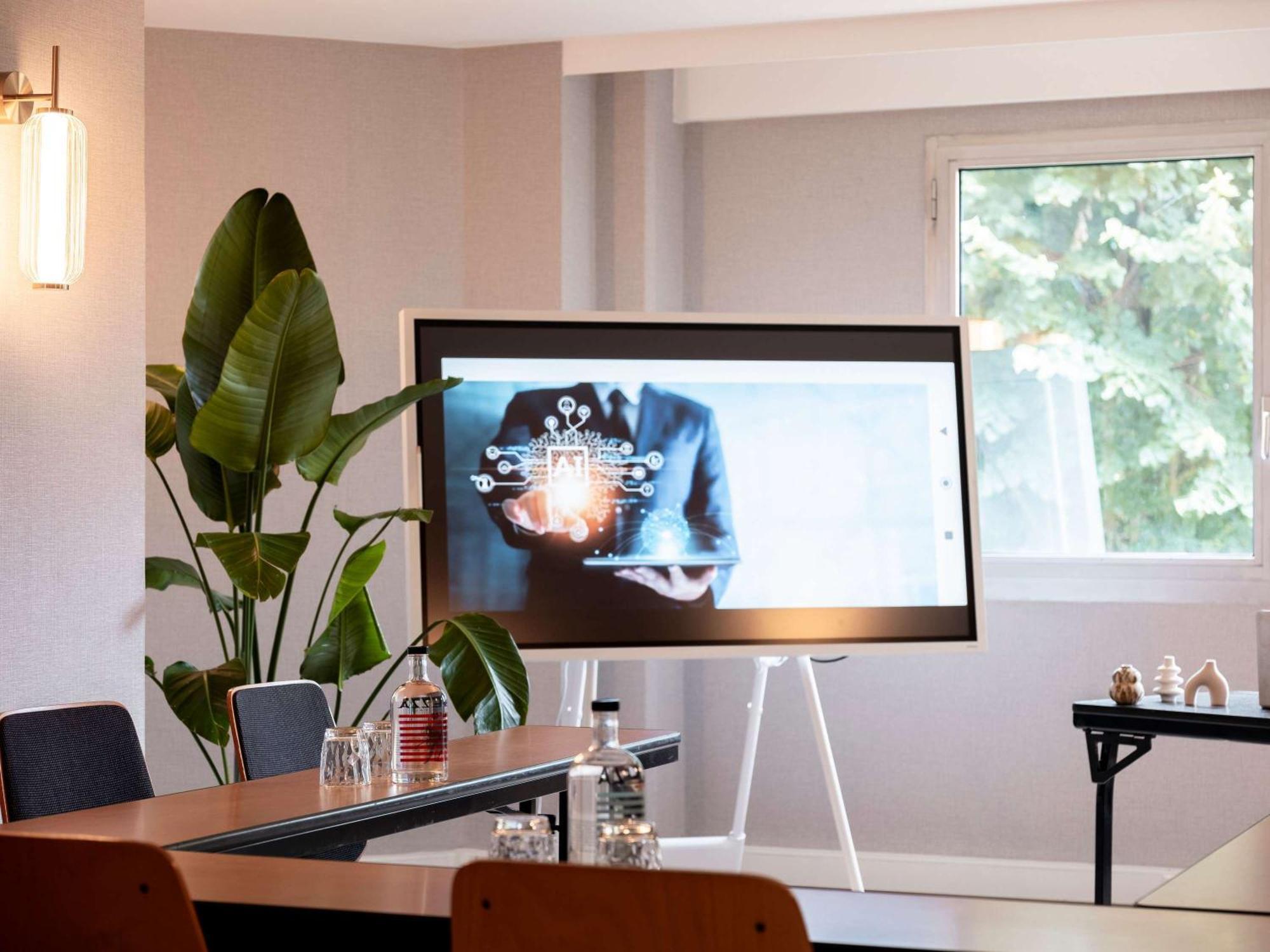 Mercure Rouen Centre Champ De Mars Екстер'єр фото