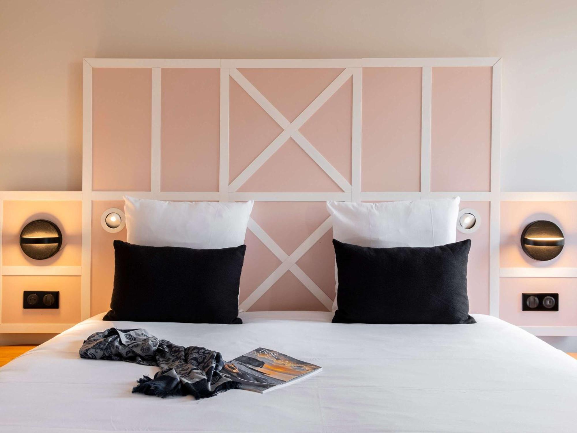 Mercure Rouen Centre Champ De Mars Екстер'єр фото