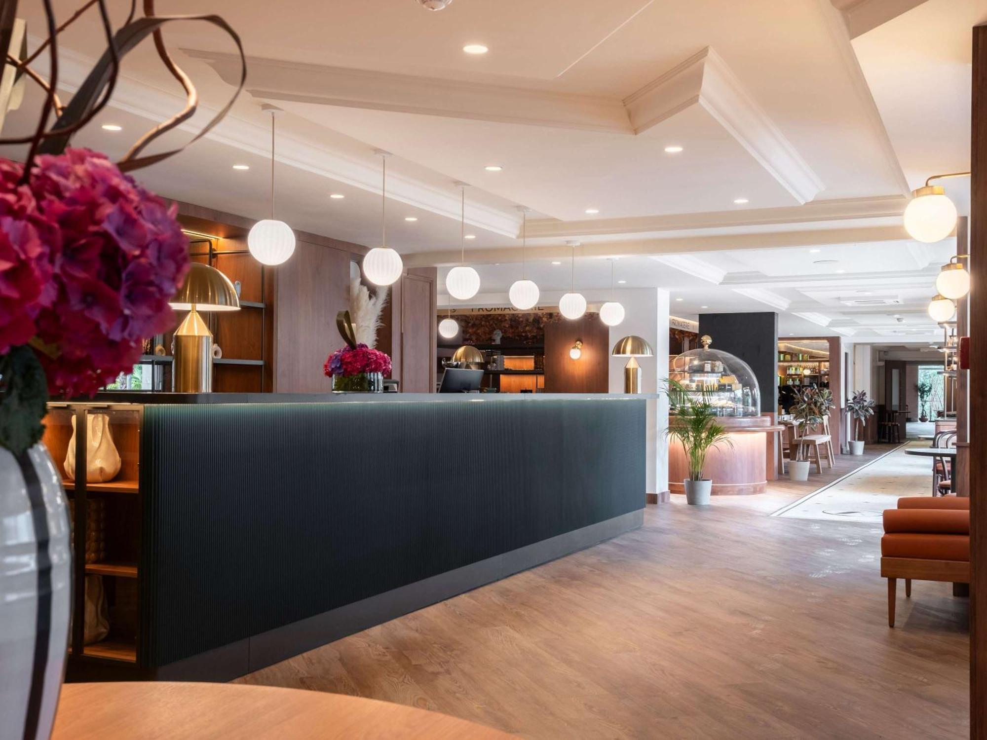 Mercure Rouen Centre Champ De Mars Екстер'єр фото